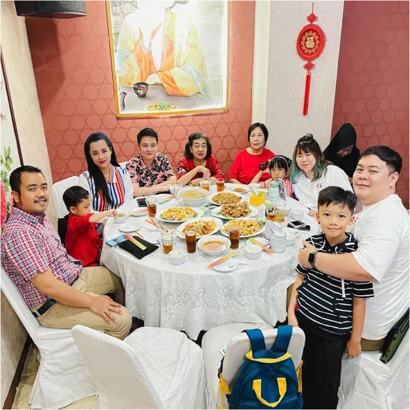 Hall Room Golden Leaf