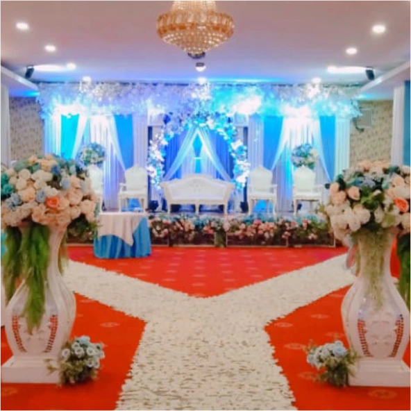 Hall Room Golden Leaf