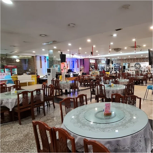 Hall Room Golden Leaf