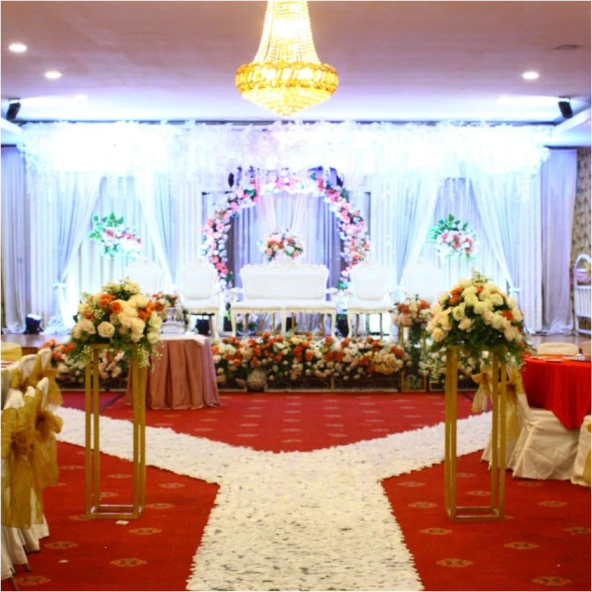 Hall Room Golden Leaf