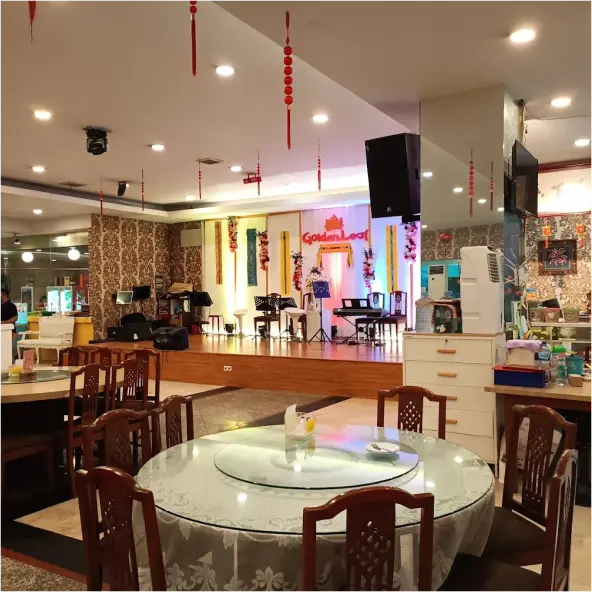 Hall Room 1 Golden Leaf