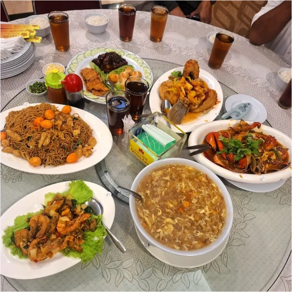 Hall Room 2 Golden Leaf